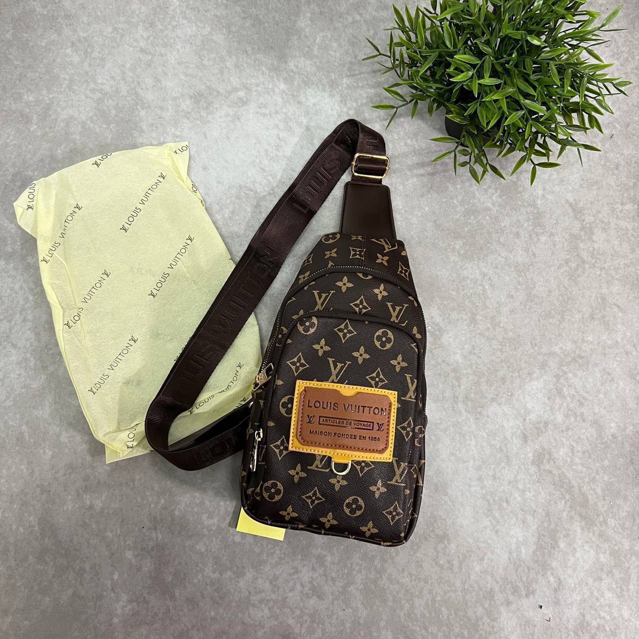 Men’s Crossbody Shoulder Bag – Premium Travel Edition